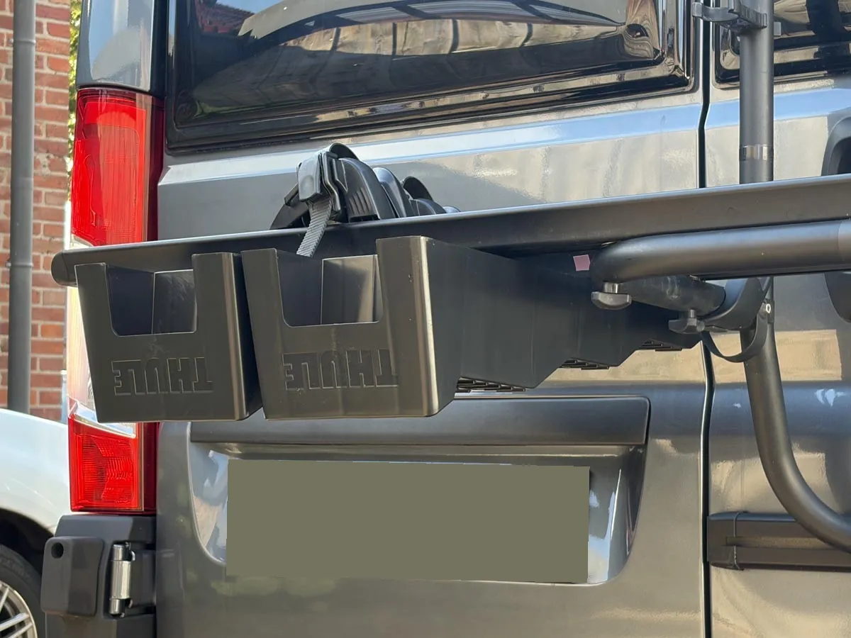Thule Auffahrkeil Halter Halterung für Wohnmobil mit Thule Elite Van XT Heck-Fahrradträger - inkl. Auffahrkeile Thule